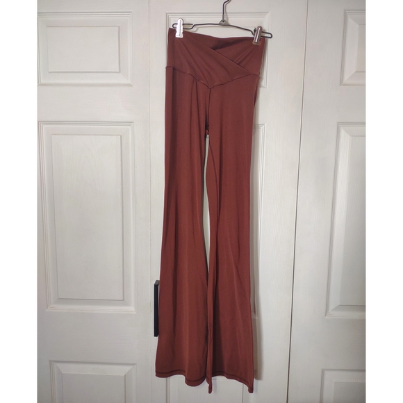 OFFLINE Aerie Real Me Hig Rise Flare Legging in Chocolate| Medium - Picture 4 of 6